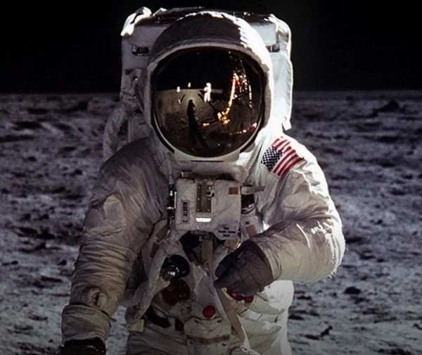 Le cadre logique a été développé en 1969, coïncidant avec les premiers pas de l'Homme sur la lune...